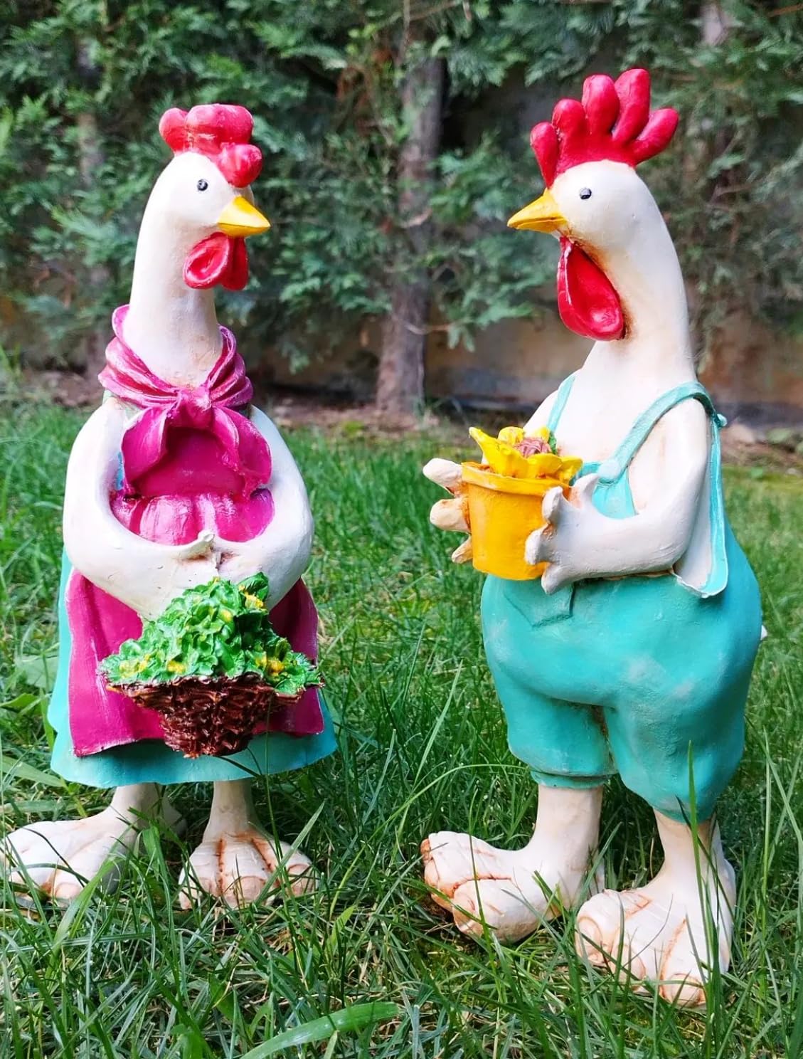 Farmhouse Chicken Decor, Charming Rooster and Hen Figurines Holding Flowers, Flower Holding Rooster, Cute Chicken Statues, Chicken Statue, Cockerel Decor, Cockerel Statue