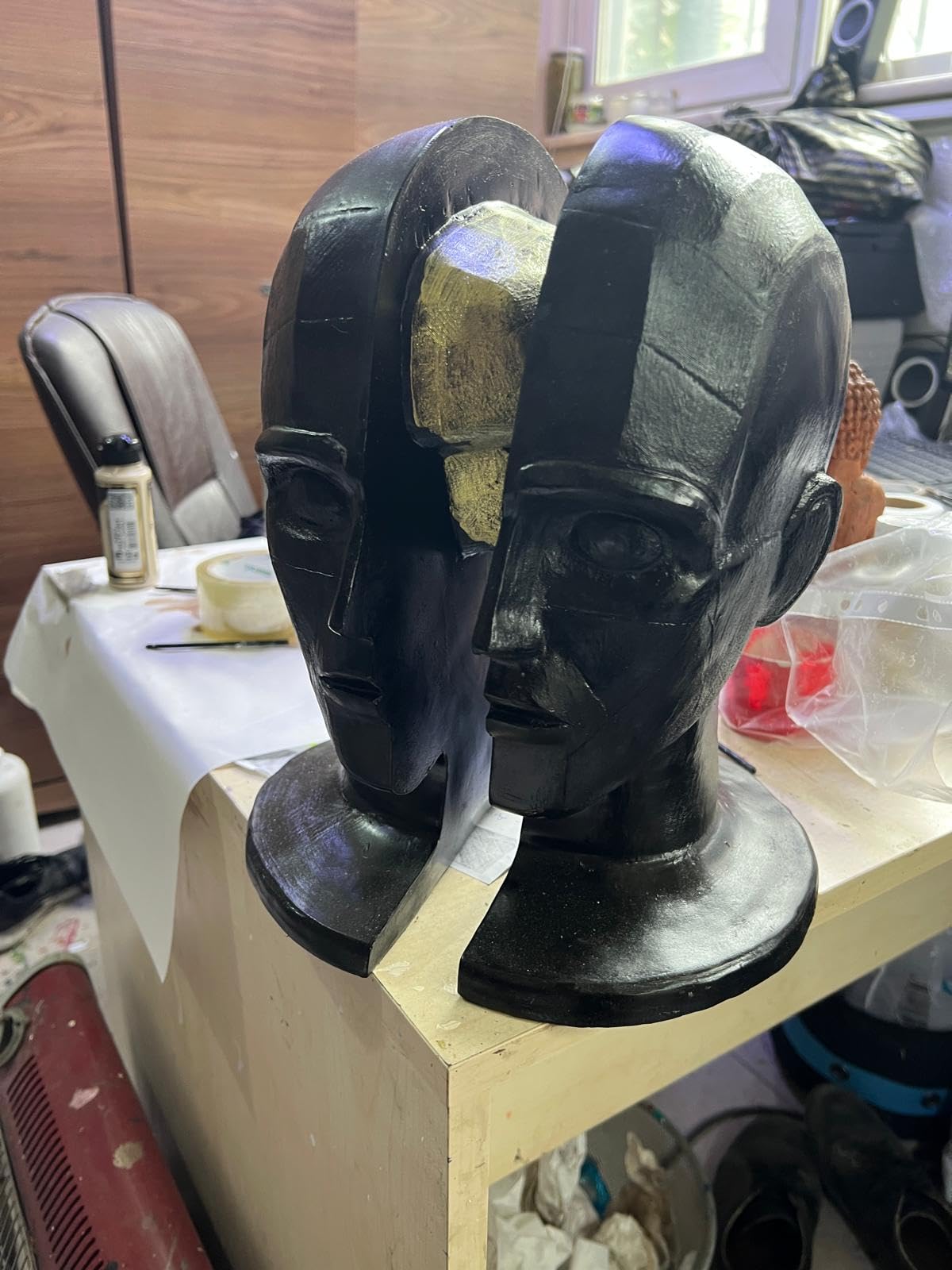 Abstrakte Gesichtsskulptur, Geometrische Kunstbüste Dekor, Geteilte Menschenkopfstatue, Künstlerisches Dekor mit zwei Gesichtern, Gesichtsskulptur, Gesichtsfigur, Gesichtsdekor, Gesichtsstatue, Gesichtsobjekte