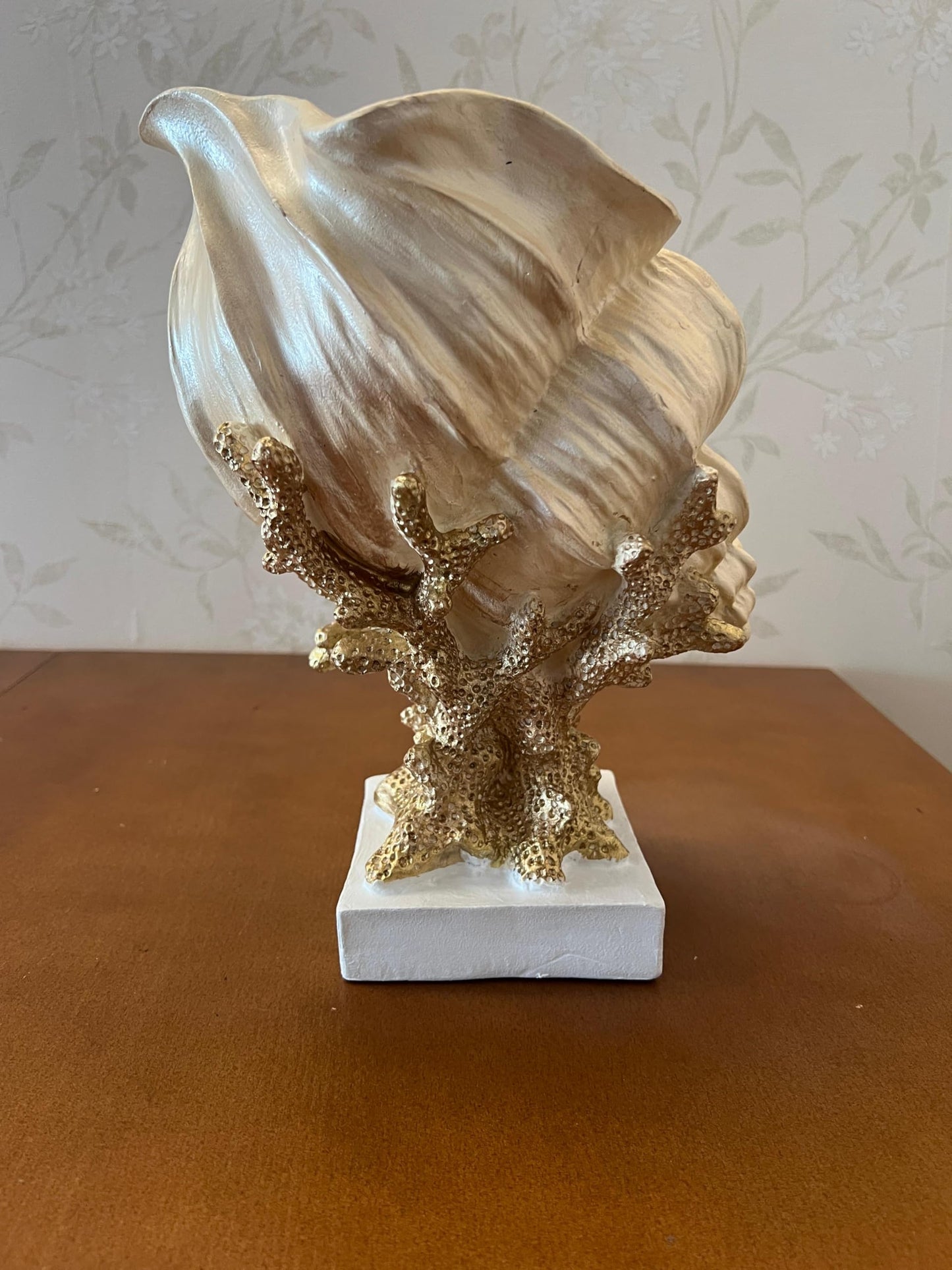 Seashell Vase with Coral Base, Seashell Flower Vase, Seashell Vase, Modern Coastal Shell Vase, Ocean Home Decor, Nautical Decor, Ocean Vase