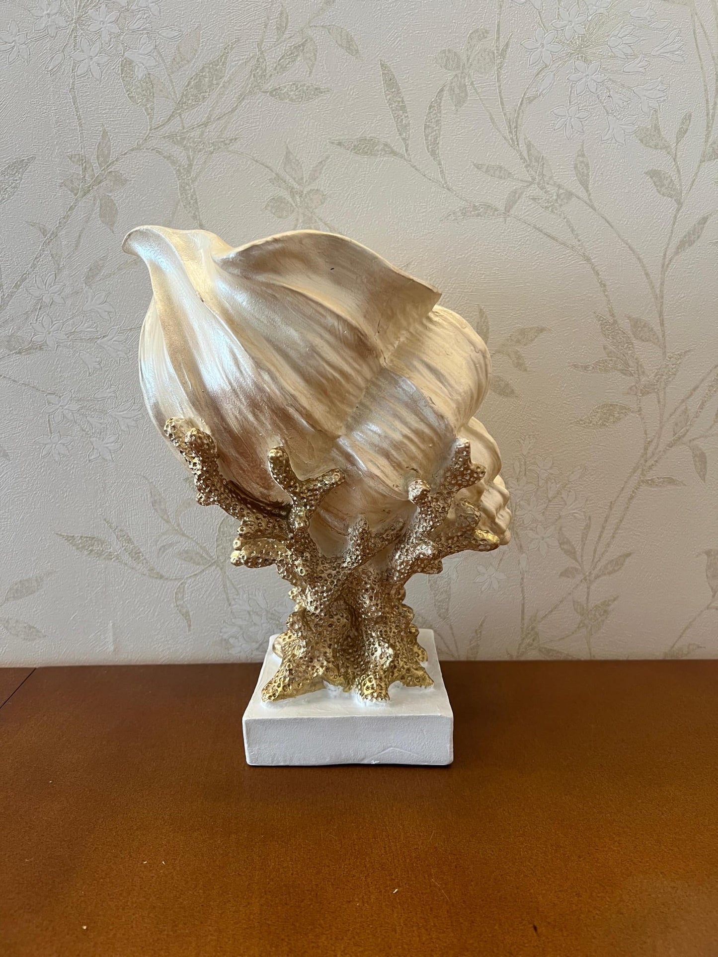 Seashell Vase with Coral Base, Seashell Flower Vase, Seashell Vase, Modern Coastal Shell Vase, Ocean Home Decor, Nautical Decor, Ocean Vase