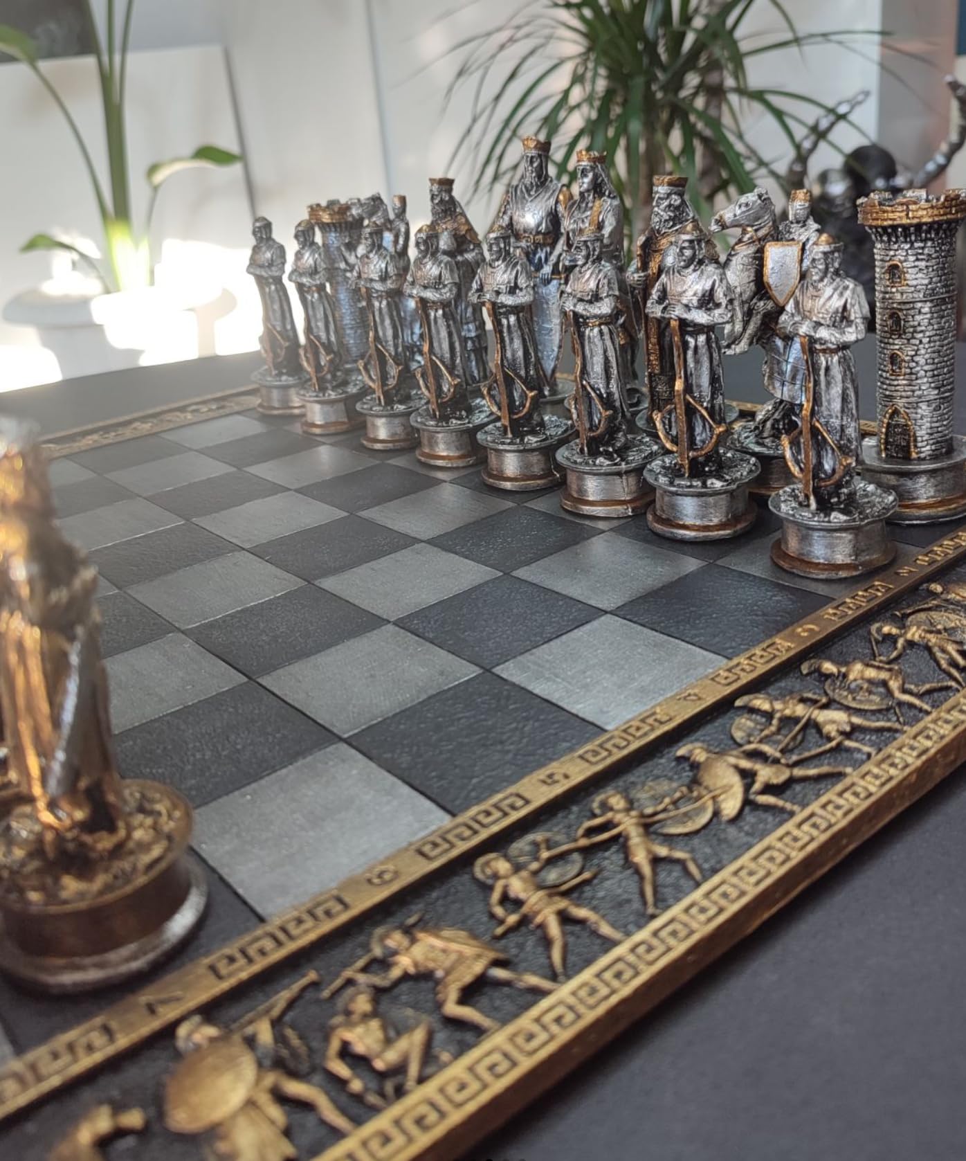 Historical Chess Set with Decorative Board, Medieval Chess Set with Detailed Warrior Pieces, Antique Look Chess Set with Medieval Figures