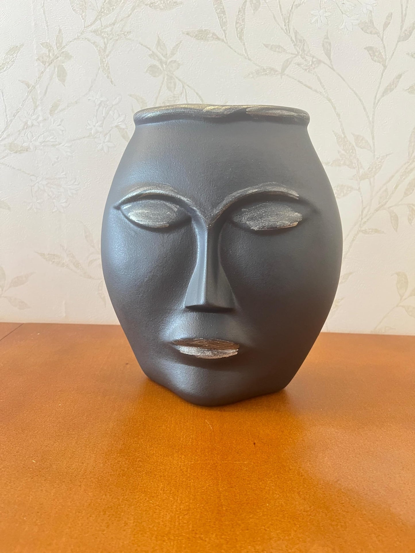 Abstract Face Vase, Modern Ceramic Planter, Minimalist Face Sculpture Pot, Unique Sculpture Vase, Artistic Face Decor, Aesthetic Indoor Pot, Ceramic Face Vase, Artistic Face Vase