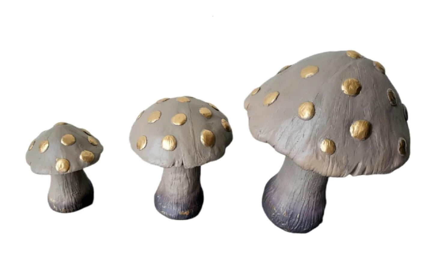 Set of 3 Red Toadstool Mushroom Statues, Mushroom Garden Decor, Toadstool Statue, Mushroom House Decor, Outdoor Mushroom Art, Mushroom Decor