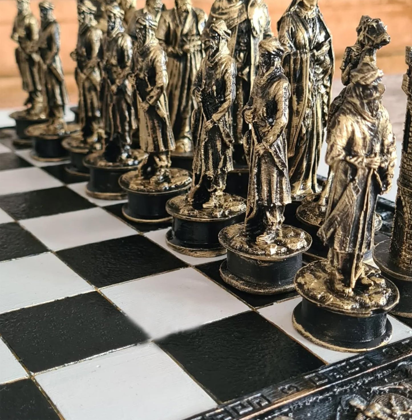 Historical Chess Set with Decorative Board, Medieval Chess Set with Detailed Warrior Pieces, Antique Look Chess Set with Medieval Figures