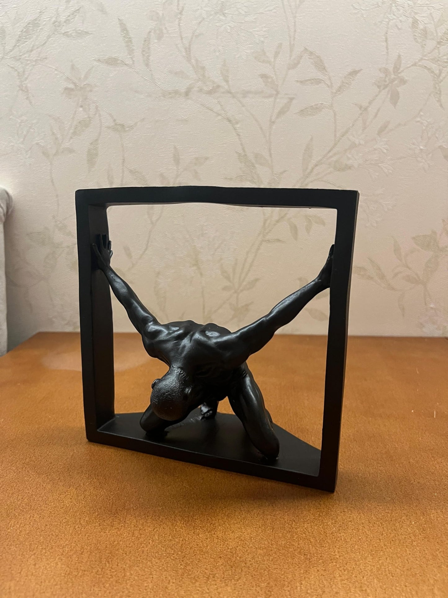 Abstract Man Holding Frame Sculpture, Framed Male Figure Statue, Modern Minimalist Human Sculpture, Abstract Human Sculpture, Human Statue