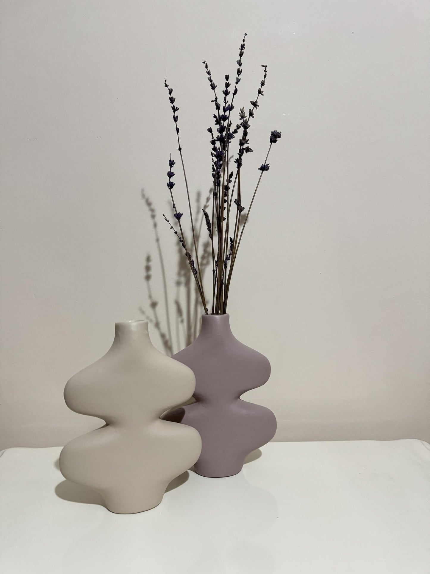 Wavy Ceramic Vase, Abstract decorative vase, Curved Design Vase, Abstract Art Decor, Ceramic Vase for Blooms, Home Accents, Wavy Vase, Abstract Vase, Curved Vase