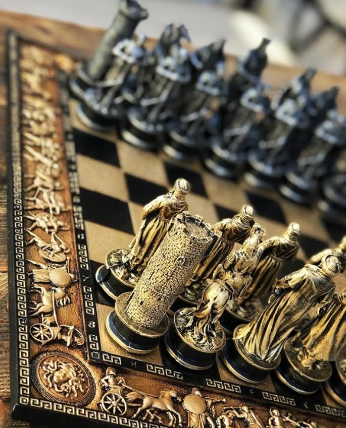 Historical Chess Set with Decorative Board, Medieval Chess Set with Detailed Warrior Pieces, Antique Look Chess Set with Medieval Figures