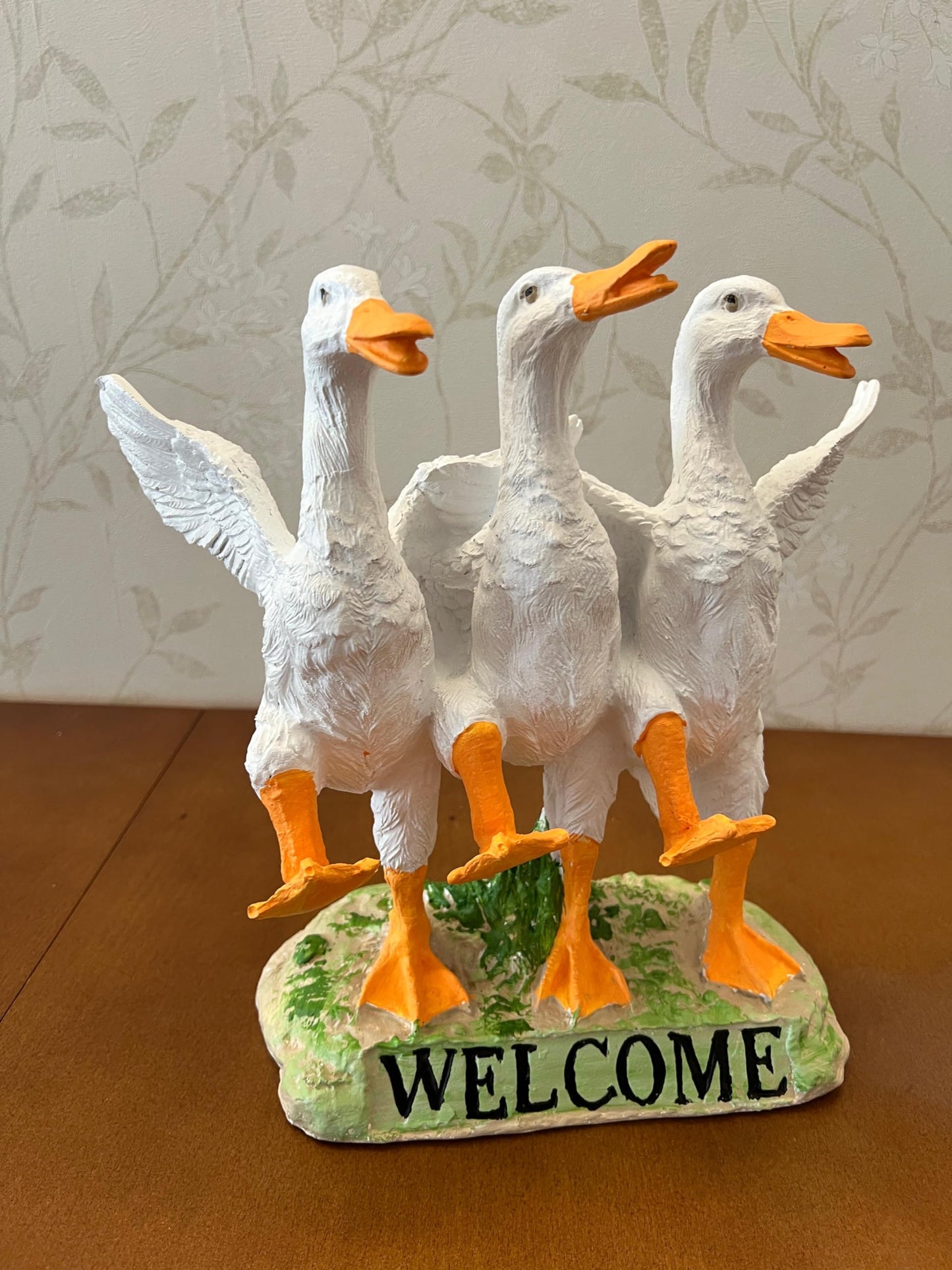Whimsical Goose Welcome Sign Statue for Garden Porch Decor, Goose Welcome Statue, Porch Welcome Sign, Outdoor Goose Statue, Duck Sculpture