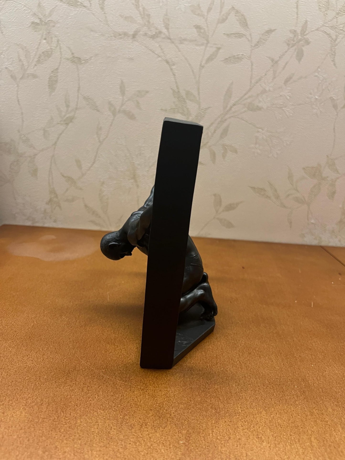 Abstract Man Holding Frame Sculpture, Framed Male Figure Statue, Modern Minimalist Human Sculpture, Abstract Human Sculpture, Human Statue