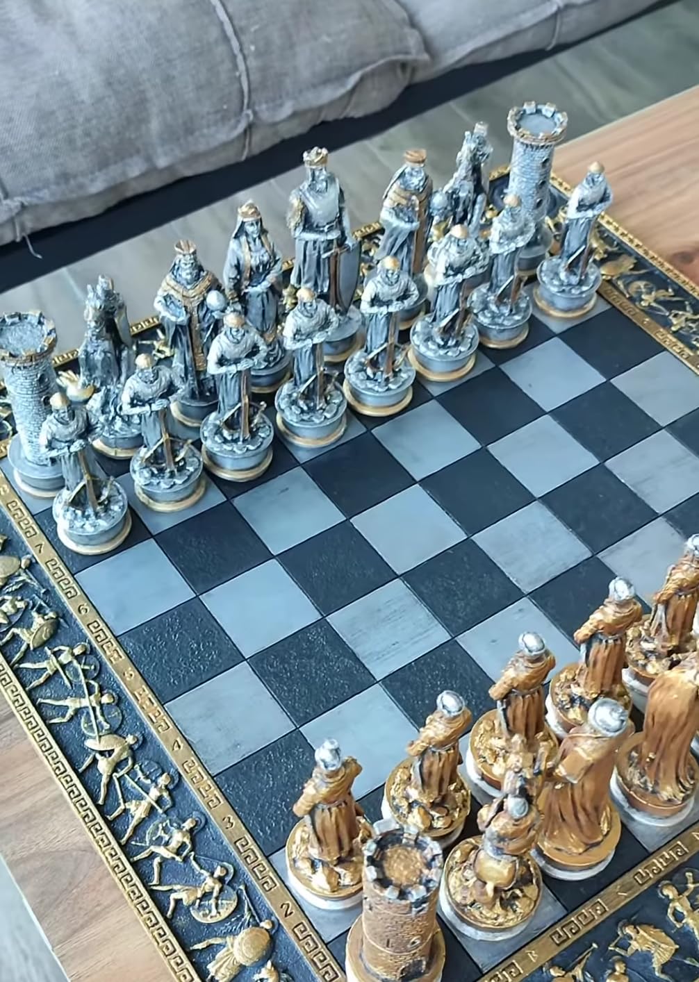 Historical Chess Set with Decorative Board, Medieval Chess Set with Detailed Warrior Pieces, Antique Look Chess Set with Medieval Figures