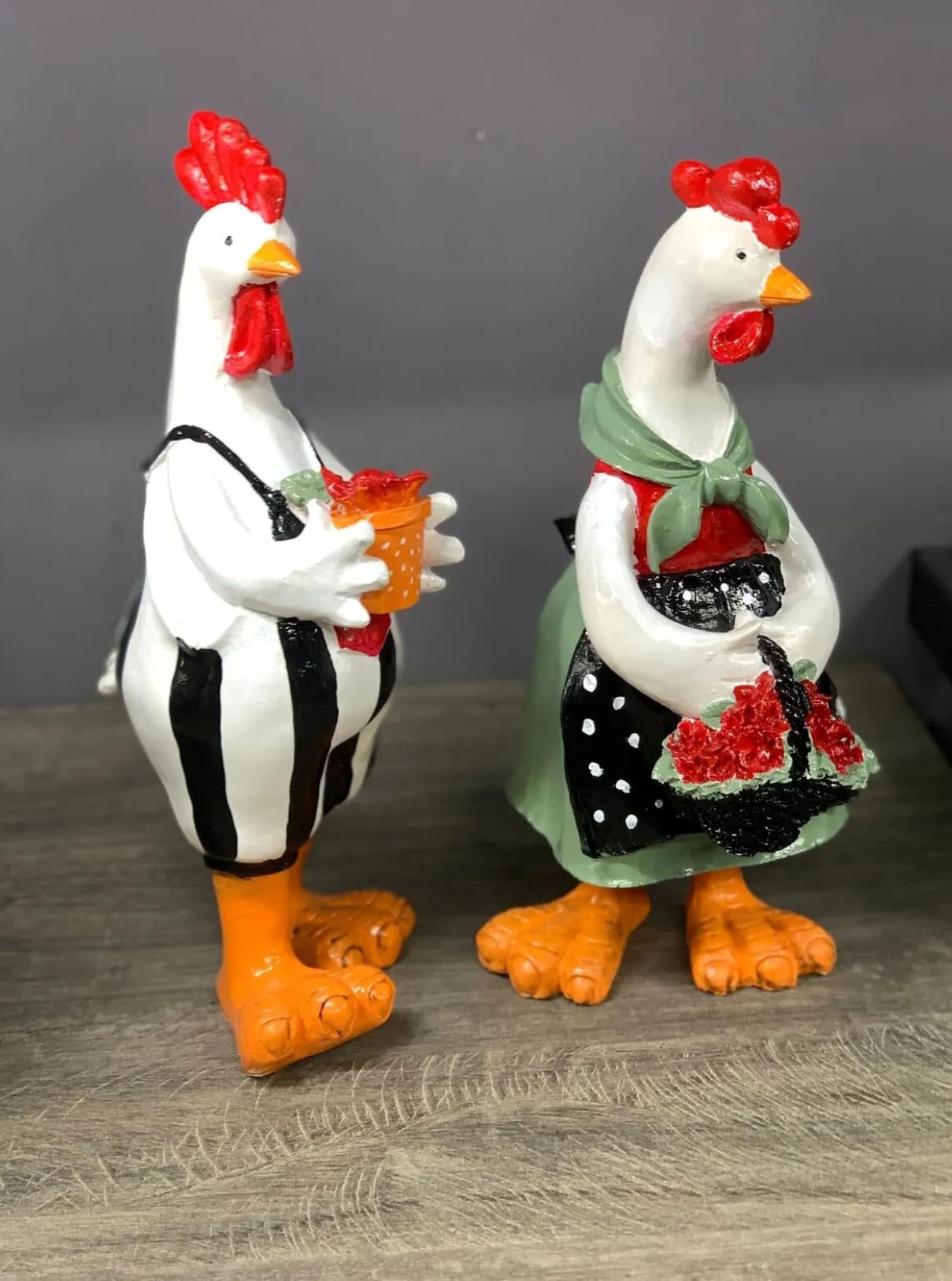 Farmhouse Chicken Decor, Charming Rooster and Hen Figurines Holding Flowers, Flower Holding Rooster, Cute Chicken Statues, Chicken Statue, Cockerel Decor, Cockerel Statue