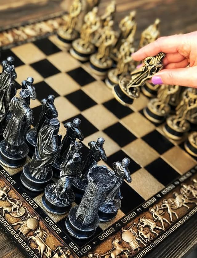 Historical Chess Set with Decorative Board, Medieval Chess Set with Detailed Warrior Pieces, Antique Look Chess Set with Medieval Figures