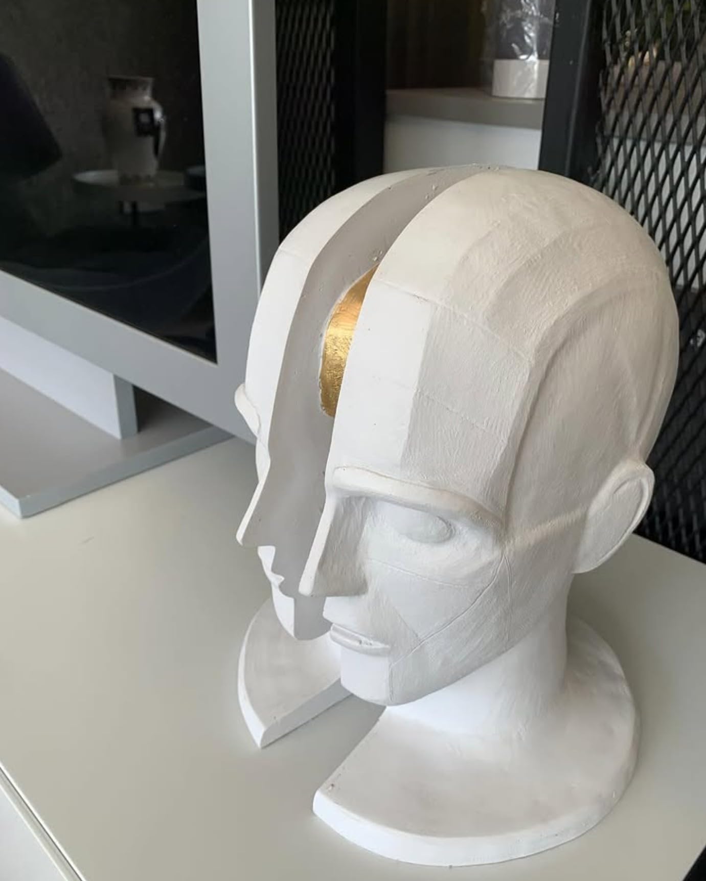 Abstrakte Gesichtsskulptur, Geometrische Kunstbüste Dekor, Geteilte Menschenkopfstatue, Künstlerisches Dekor mit zwei Gesichtern, Gesichtsskulptur, Gesichtsfigur, Gesichtsdekor, Gesichtsstatue, Gesichtsobjekte