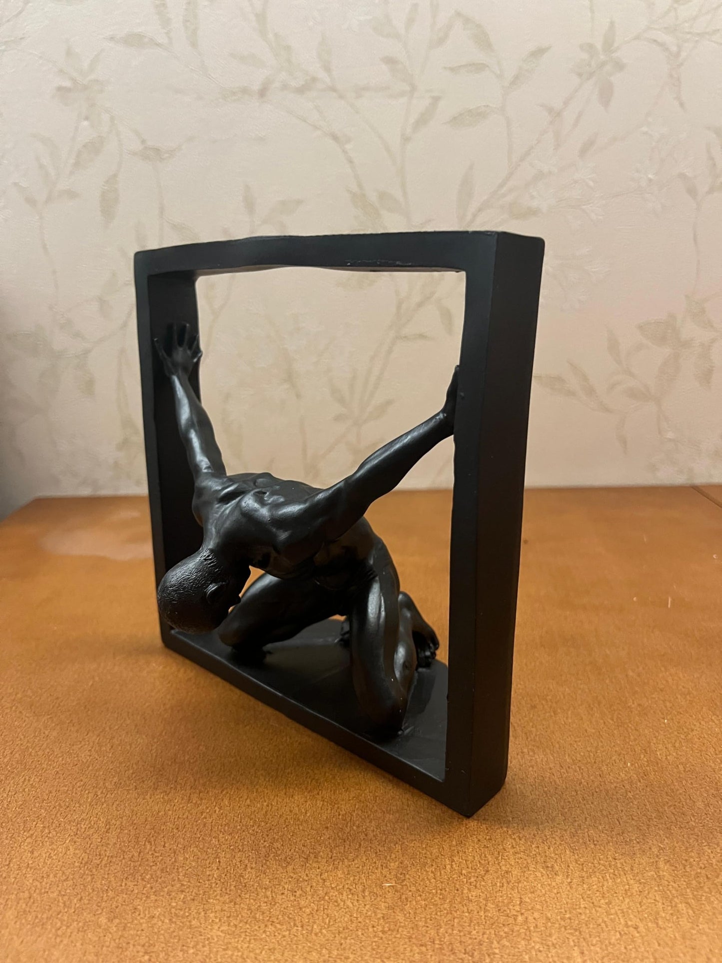 Abstract Man Holding Frame Sculpture, Framed Male Figure Statue, Modern Minimalist Human Sculpture, Abstract Human Sculpture, Human Statue