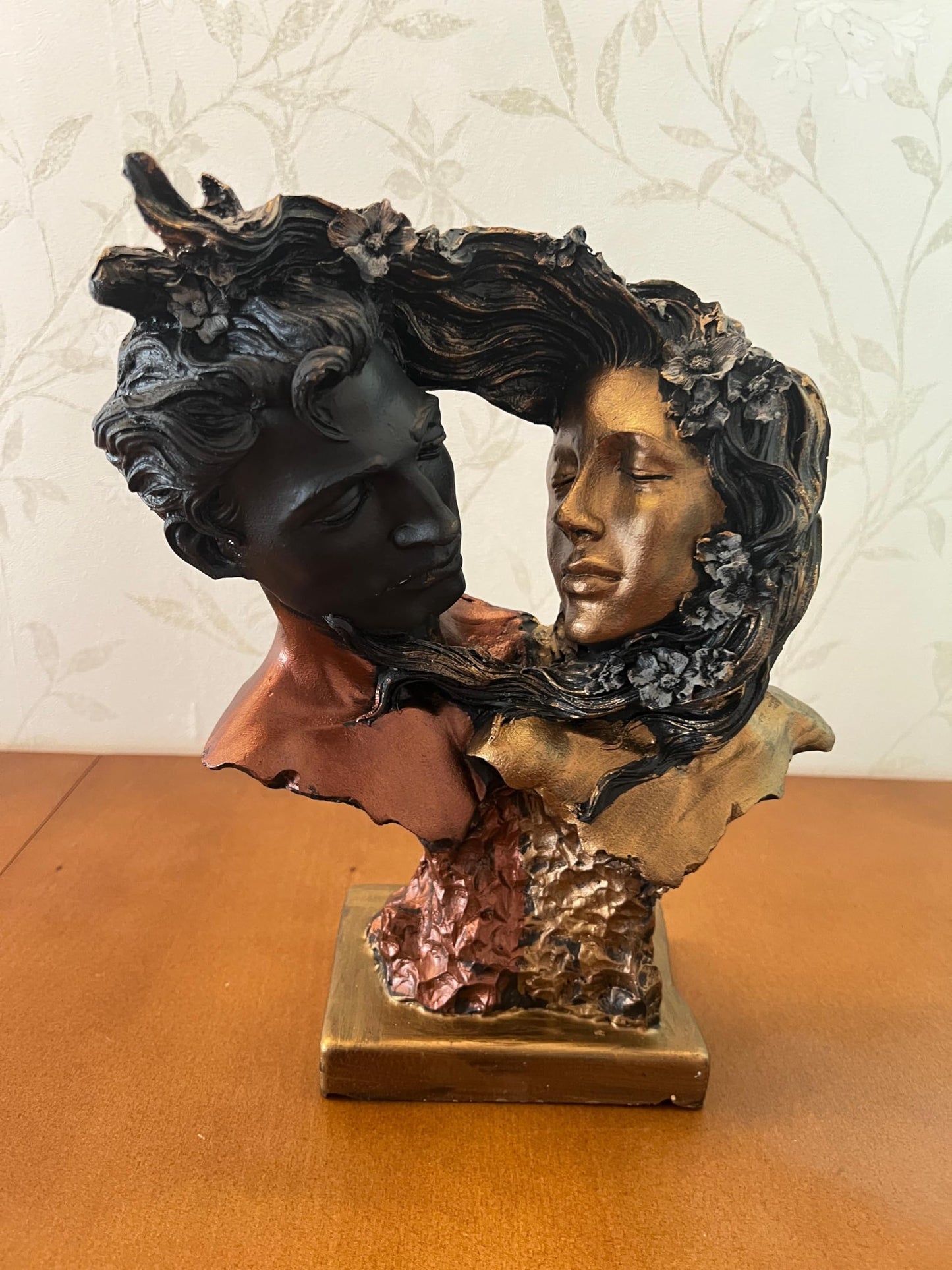 Couple Love Figurine, Romantic Sculpture, Lovers Bust Statue, Valentine’s Day gift, Art Decor Statue, Romantic Gift Idea, Art Decor Statue, Romantic Decor, Love Couple Decor