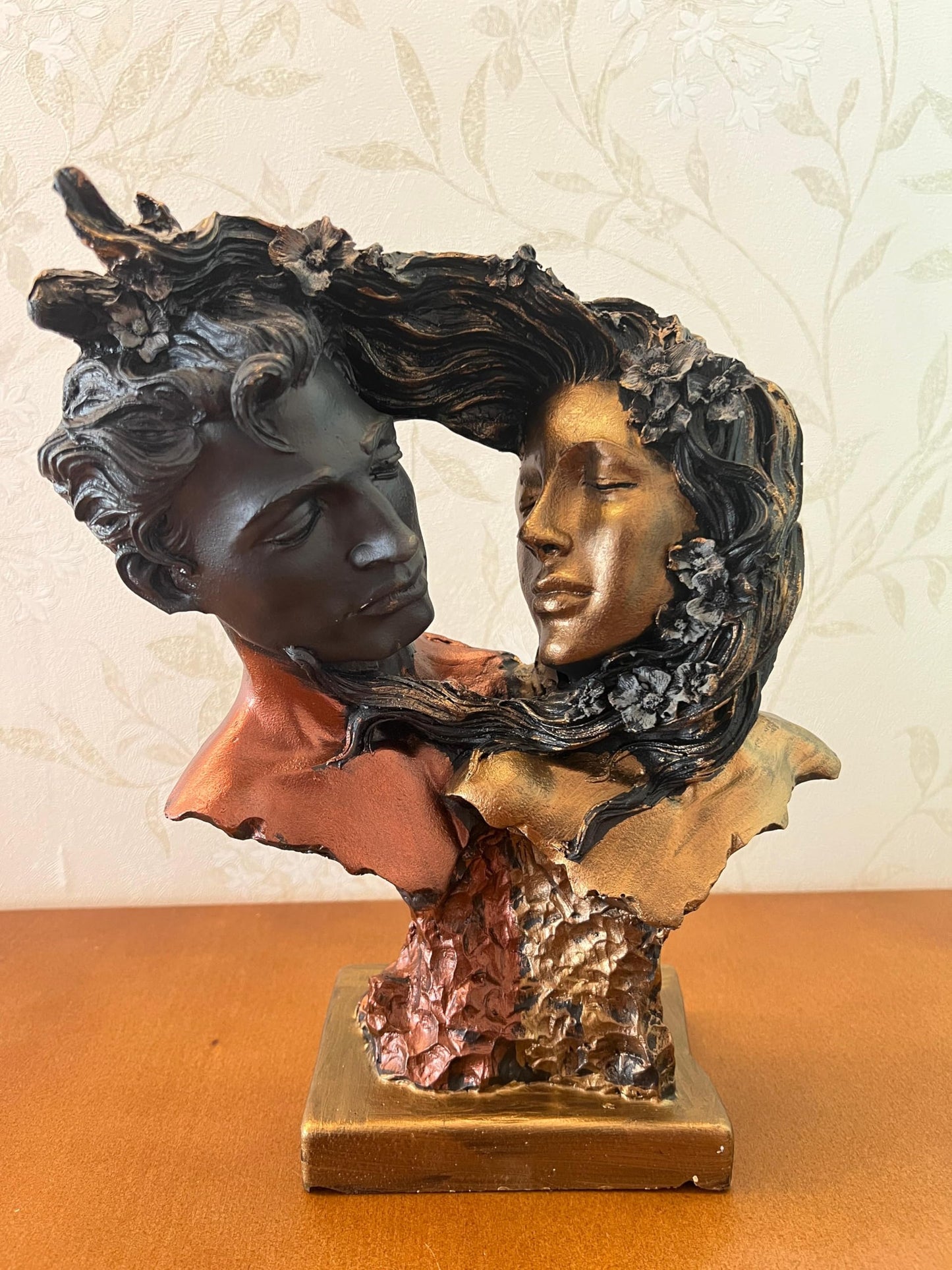 Couple Love Figurine, Romantic Sculpture, Lovers Bust Statue, Valentine’s Day gift, Art Decor Statue, Romantic Gift Idea, Art Decor Statue, Romantic Decor, Love Couple Decor