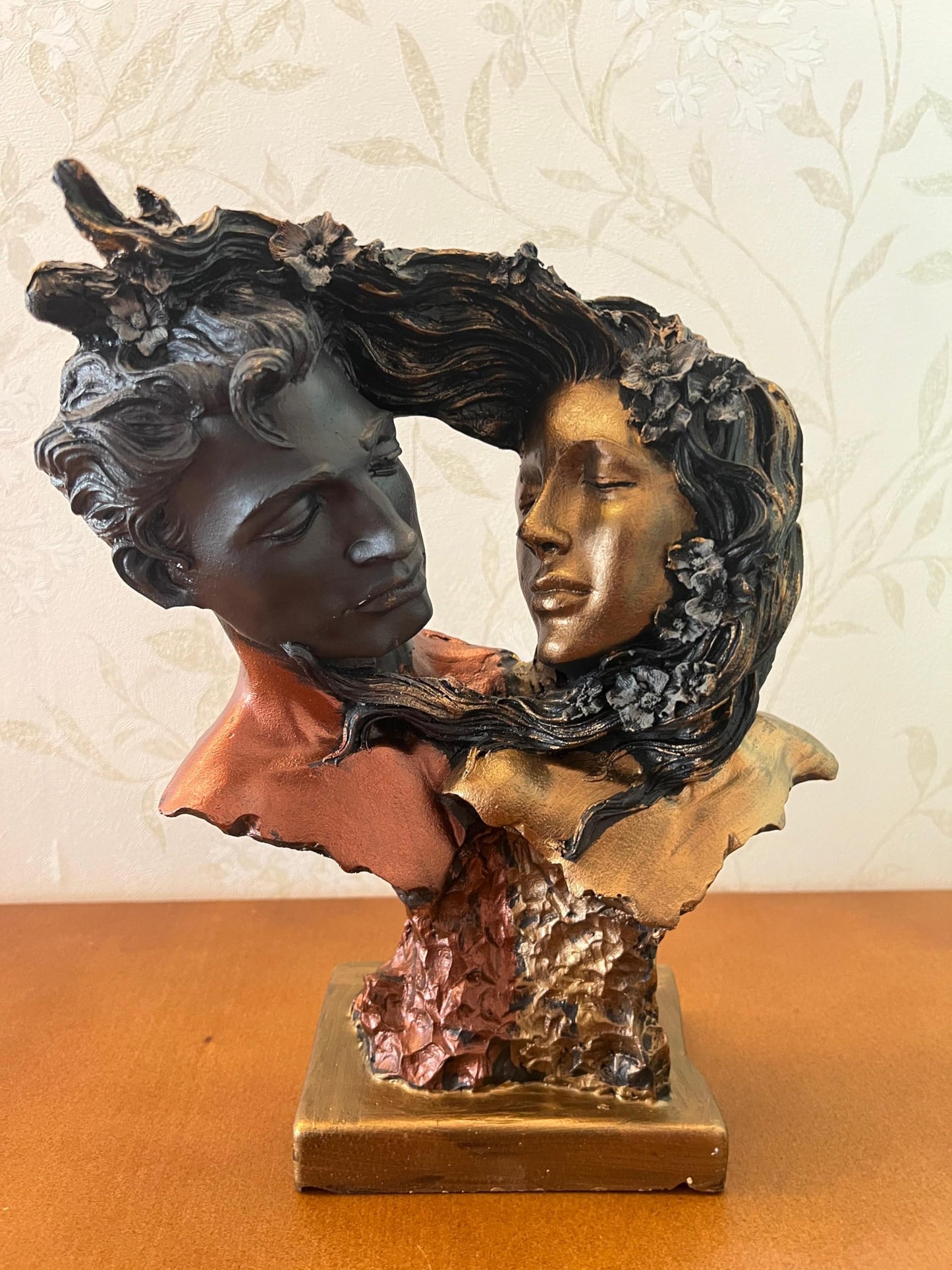 Couple Love Figurine, Romantic Sculpture, Lovers Bust Statue, Valentine’s Day gift, Art Decor Statue, Romantic Gift Idea, Art Decor Statue, Romantic Decor, Love Couple Decor