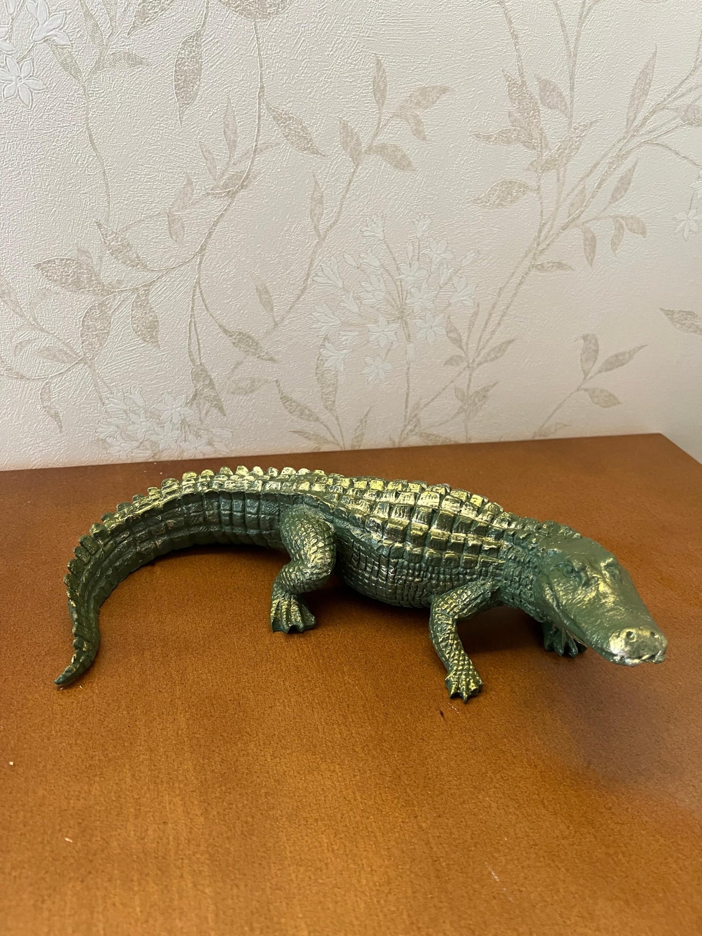Crocodile Sculpture, Handcrafted Polyester Crocodile Decor, Polyester Crocodile Decor, Alligator Statue, Crocodile Statue for Modern Decor