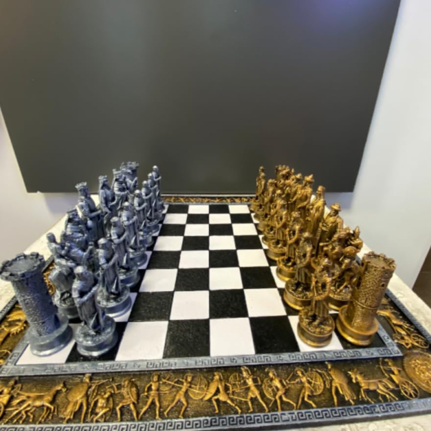 Historical Chess Set with Decorative Board, Medieval Chess Set with Detailed Warrior Pieces, Antique Look Chess Set with Medieval Figures