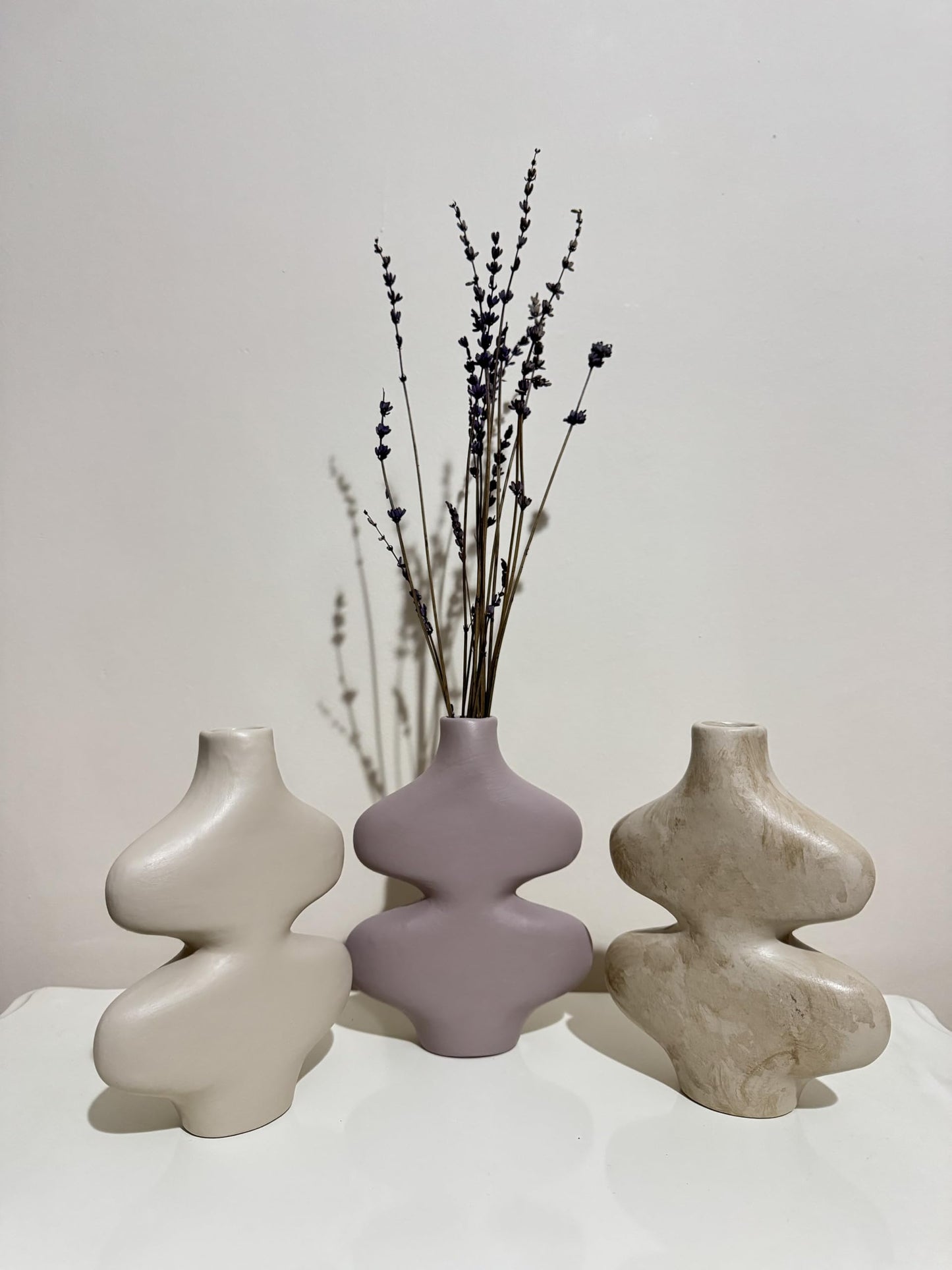 Wavy Ceramic Vase, Abstract decorative vase, Curved Design Vase, Abstract Art Decor, Ceramic Vase for Blooms, Home Accents, Wavy Vase, Abstract Vase, Curved Vase
