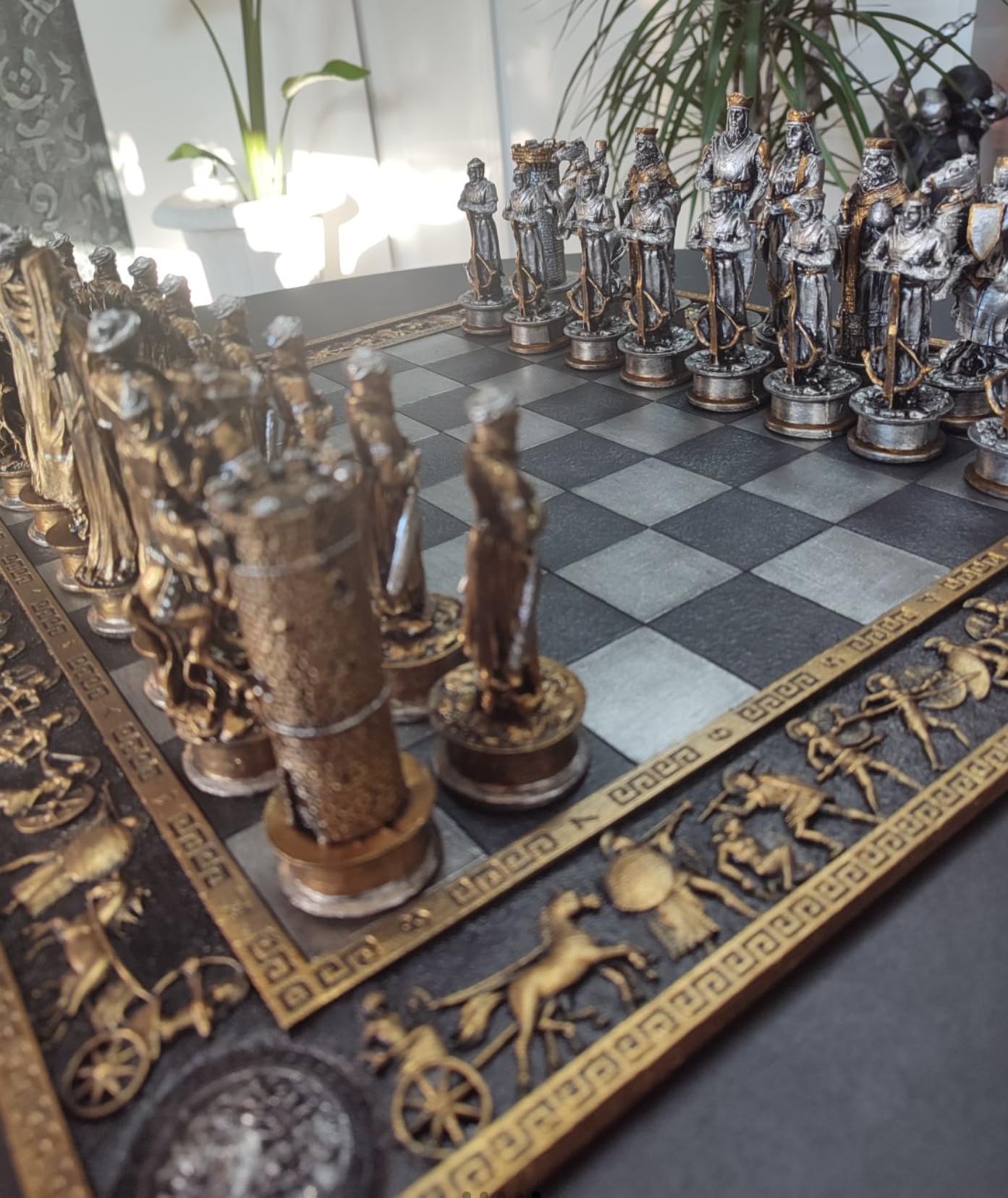 Historical Chess Set with Decorative Board, Medieval Chess Set with Detailed Warrior Pieces, Antique Look Chess Set with Medieval Figures