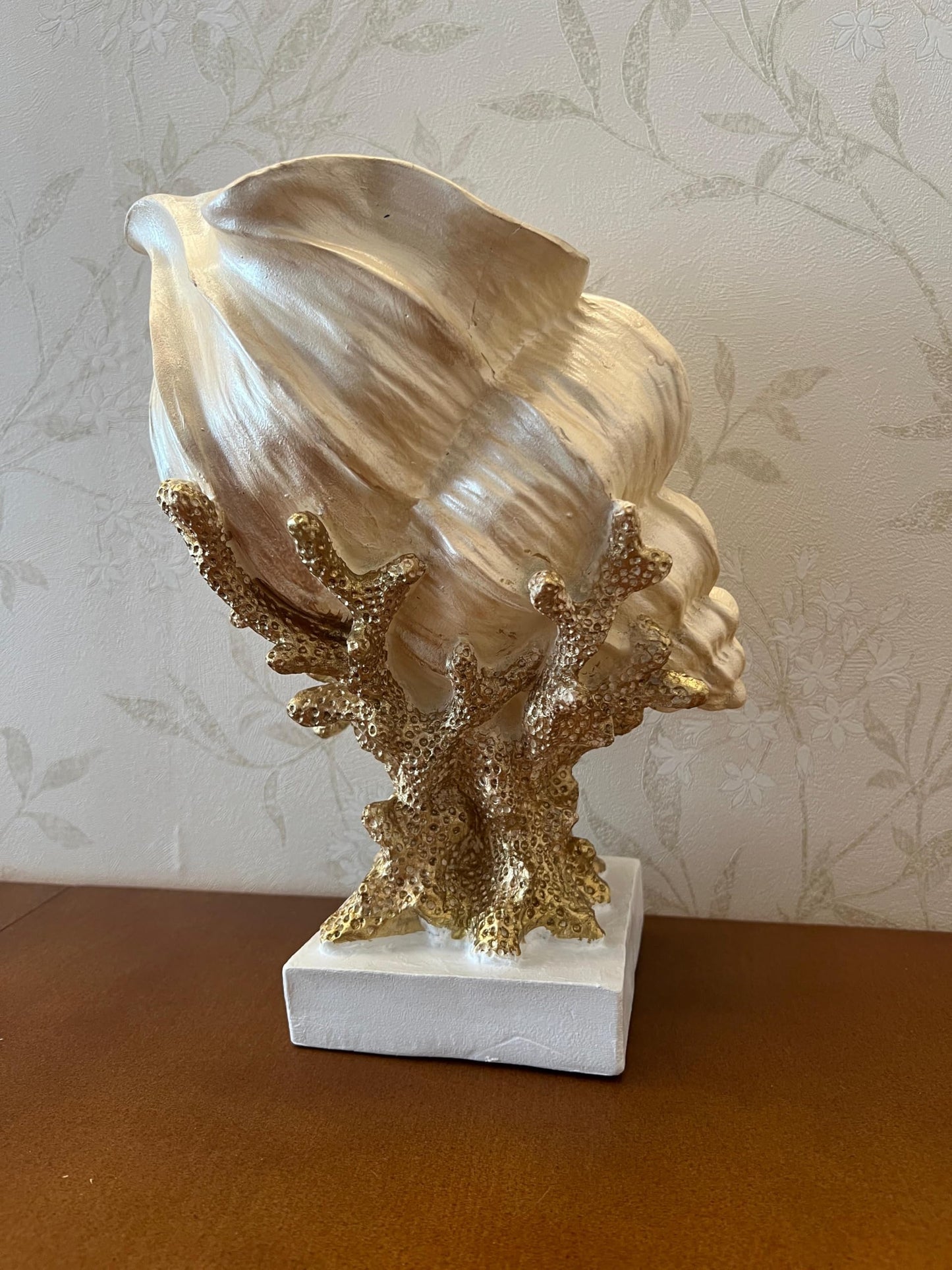 Seashell Vase with Coral Base, Seashell Flower Vase, Seashell Vase, Modern Coastal Shell Vase, Ocean Home Decor, Nautical Decor, Ocean Vase