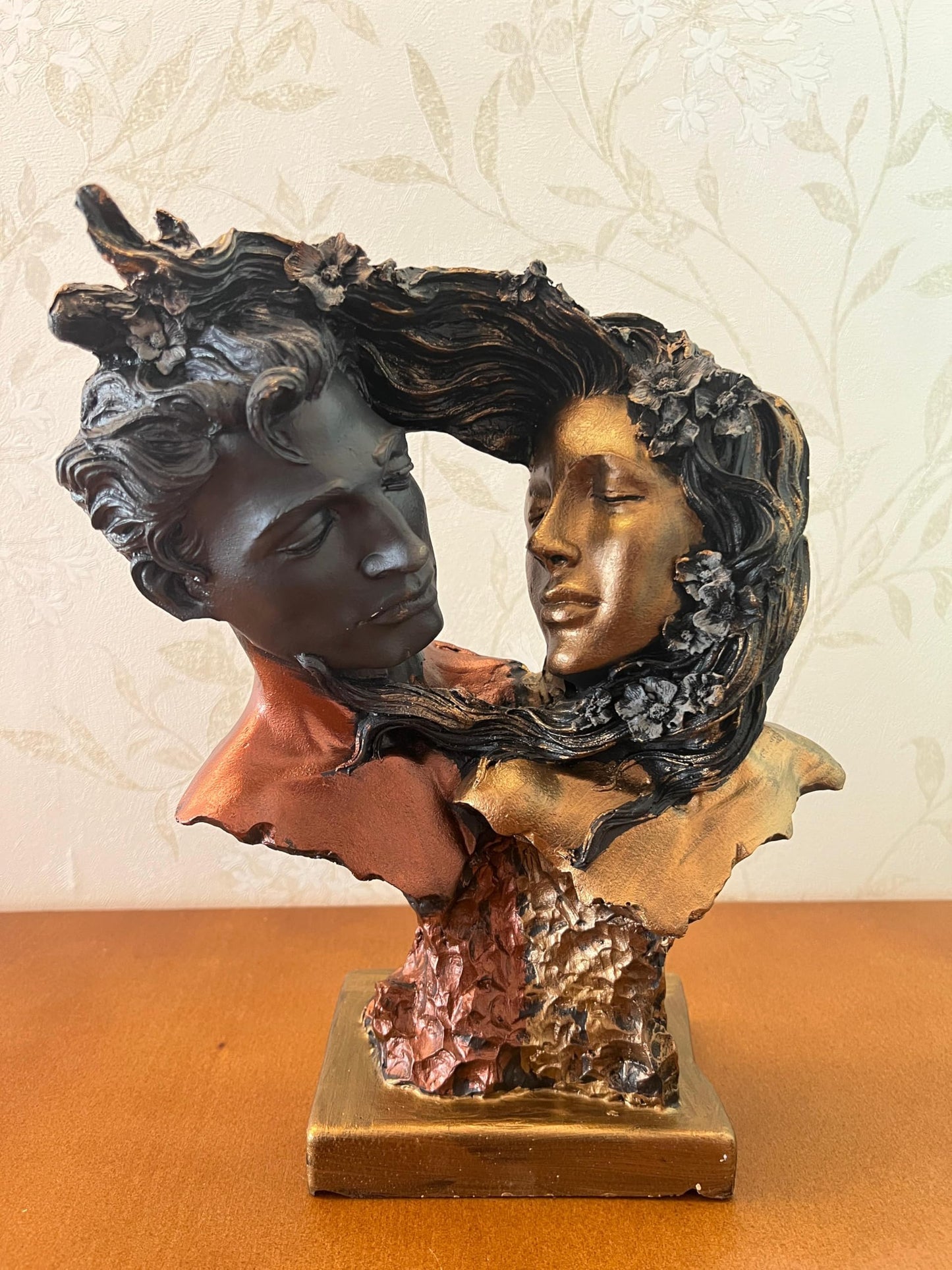 Couple Love Figurine, Romantic Sculpture, Lovers Bust Statue, Valentine’s Day gift, Art Decor Statue, Romantic Gift Idea, Art Decor Statue, Romantic Decor, Love Couple Decor