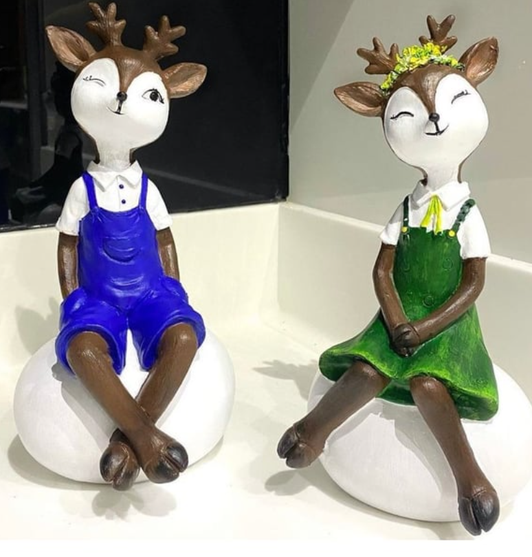 Cute Deer Couple Figurines, Sweet Deer Couple Statue, Romantic Deer Couple Sculpture, Sitting Deer Couple Figurines, Deer Couple Statues