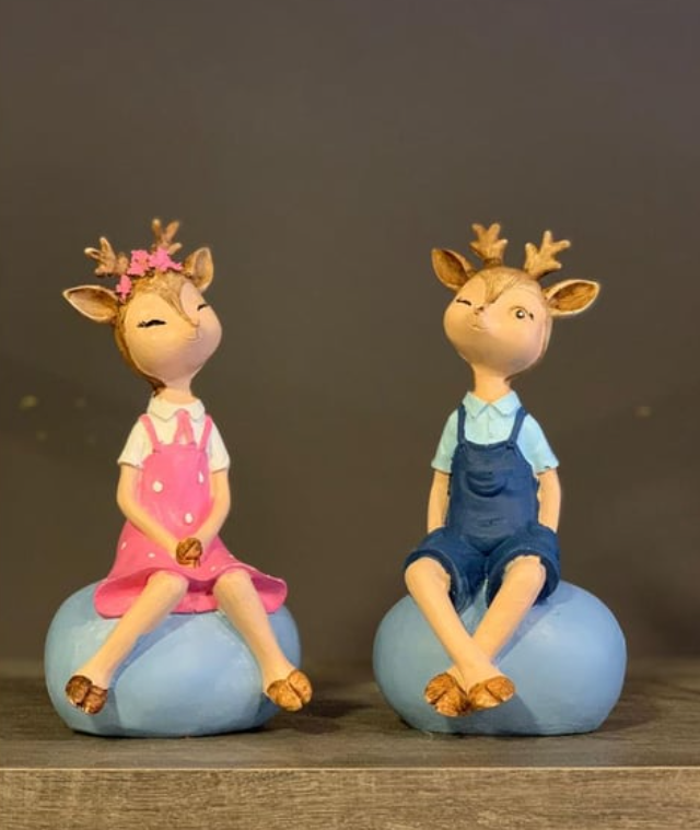 Cute Deer Couple Figurines, Sweet Deer Couple Statue, Romantic Deer Couple Sculpture, Sitting Deer Couple Figurines, Deer Couple Statues