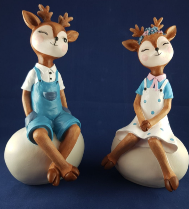 Cute Deer Couple Figurines, Sweet Deer Couple Statue, Romantic Deer Couple Sculpture, Sitting Deer Couple Figurines, Deer Couple Statues