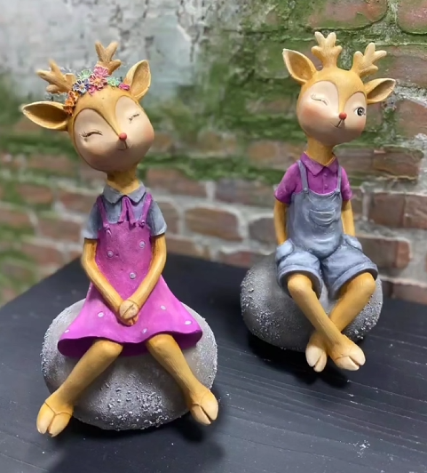 Cute Deer Couple Figurines, Sweet Deer Couple Statue, Romantic Deer Couple Sculpture, Sitting Deer Couple Figurines, Deer Couple Statues