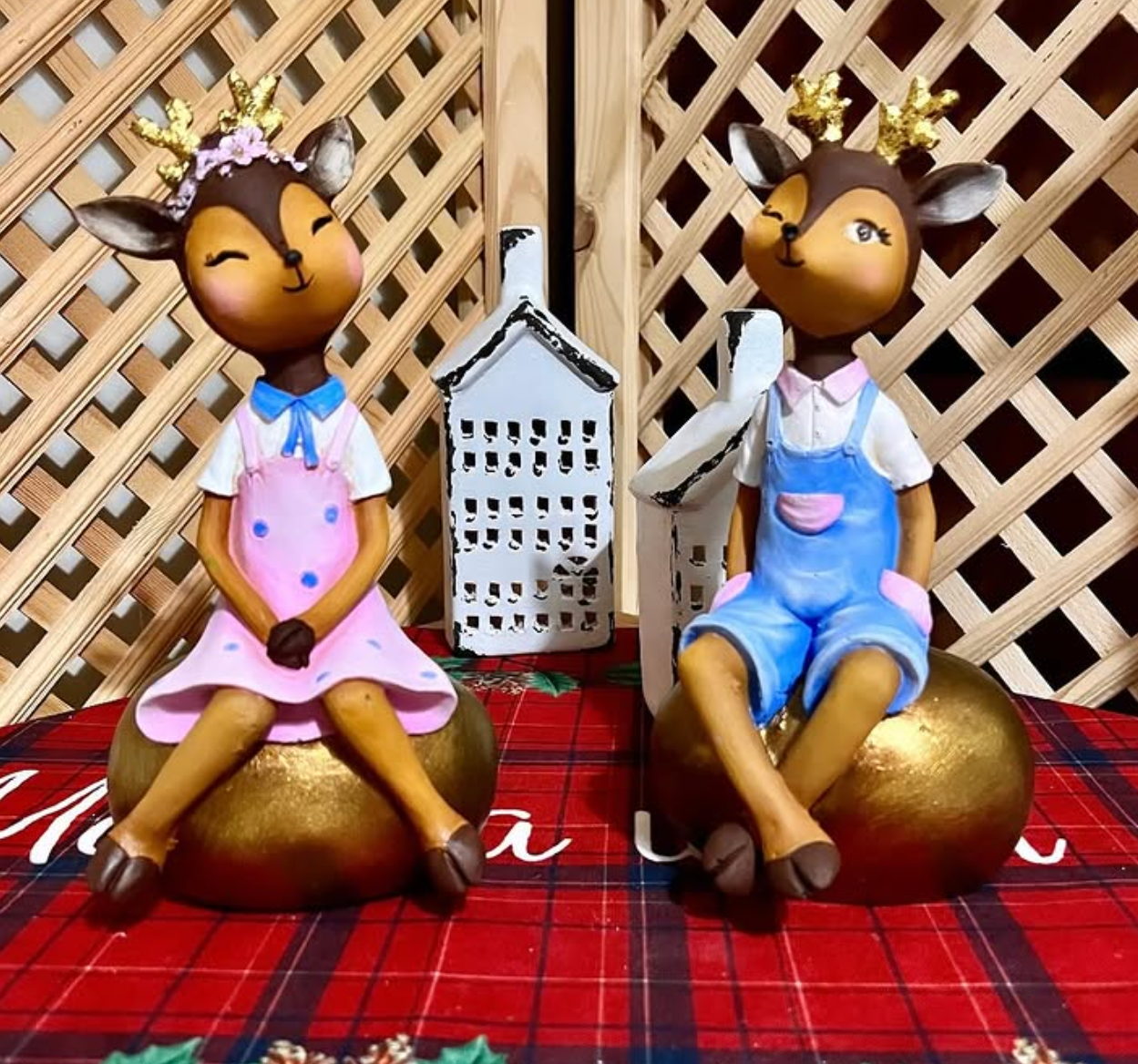 Cute Deer Couple Figurines, Sweet Deer Couple Statue, Romantic Deer Couple Sculpture, Sitting Deer Couple Figurines, Deer Couple Statues