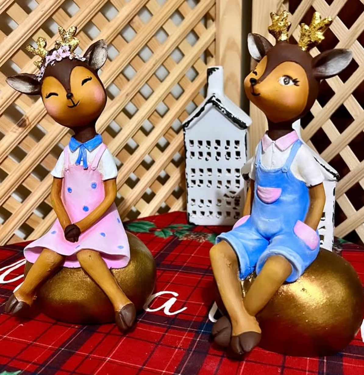 Cute Deer Couple Figurines, Sweet Deer Couple Statue, Romantic Deer Couple Sculpture, Sitting Deer Couple Figurines, Deer Couple Statues