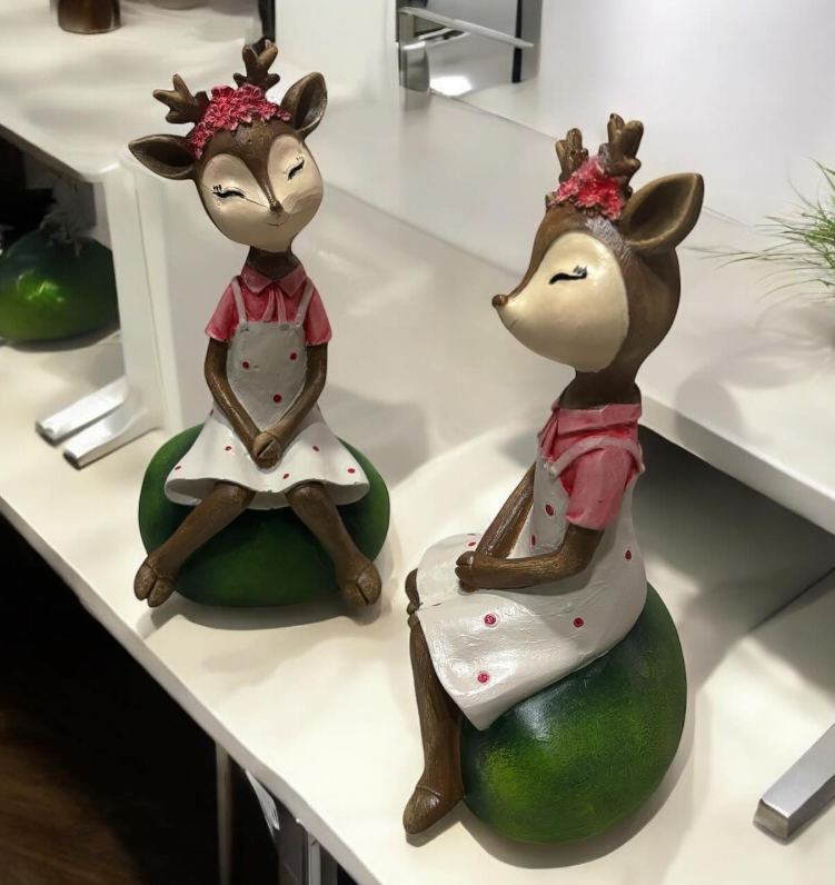 Cute Deer Couple Figurines, Sweet Deer Couple Statue, Romantic Deer Couple Sculpture, Sitting Deer Couple Figurines, Deer Couple Statues