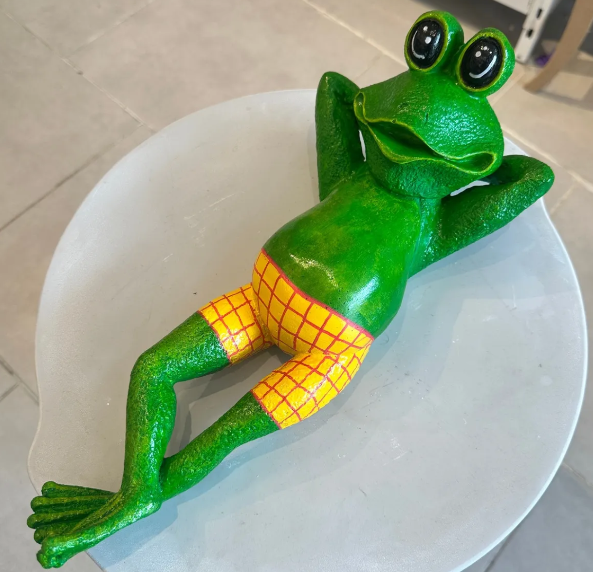 Lying Frog Statue in Swimsuit, Relaxing Frog Figurine, Frog Poolside Statue, Lying Frog Garden Decor, Frog Lounge Statue, Frog Sculpture
