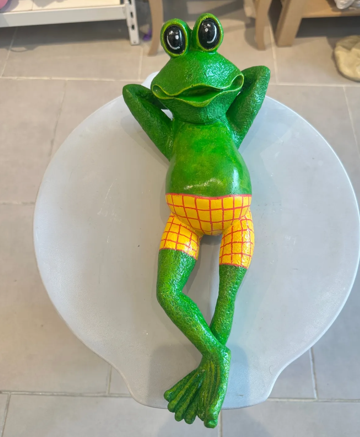 Lying Frog Statue in Swimsuit, Relaxing Frog Figurine, Frog Poolside Statue, Lying Frog Garden Decor, Frog Lounge Statue, Frog Sculpture