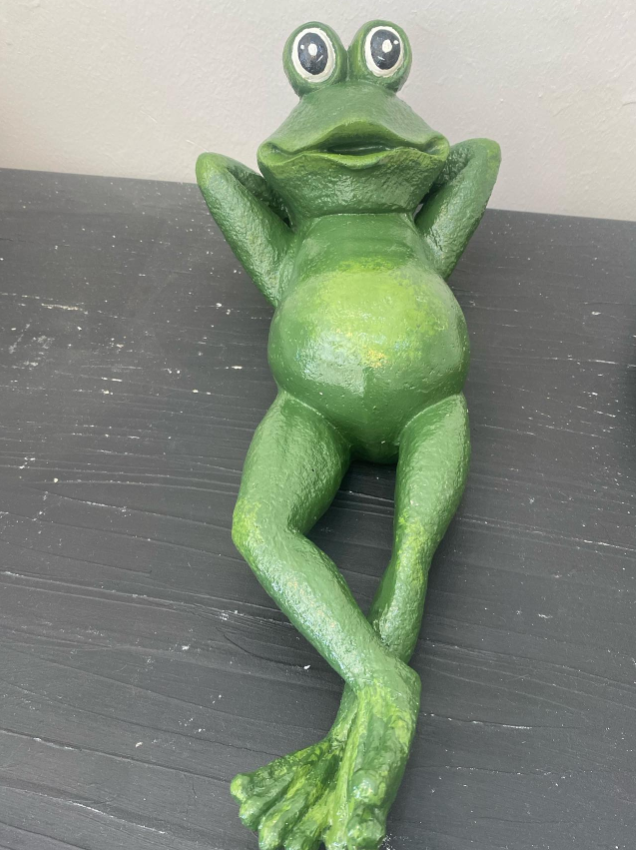 Lying Frog Statue in Swimsuit, Relaxing Frog Figurine, Frog Poolside Statue, Lying Frog Garden Decor, Frog Lounge Statue, Frog Sculpture