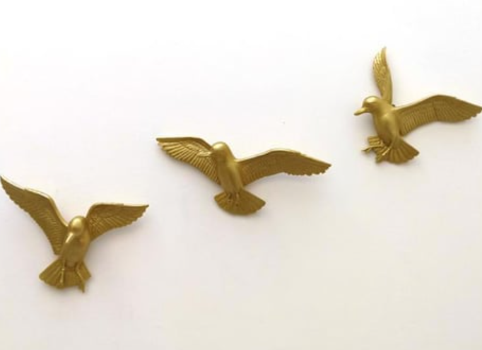 Flying Bird Wall Decor Set, Wall Mounted Bird Sculpture Trio, Set of 3 Bird Wall Hangings, Polyester Bird Wall Art Set, Bird Trio Wall Decor