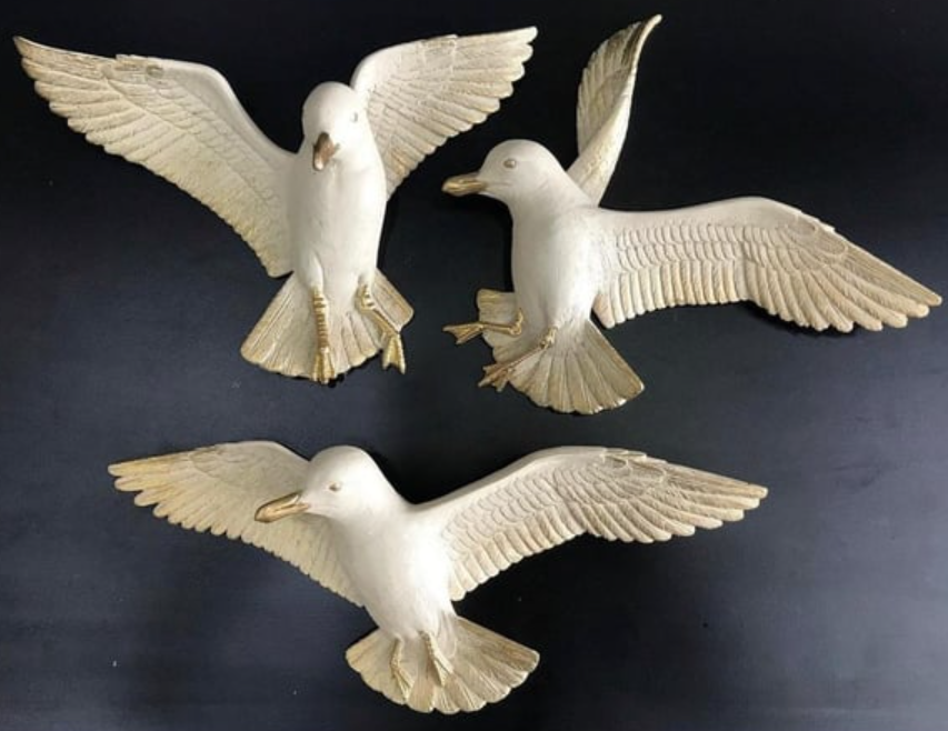 Flying Bird Wall Decor Set, Wall Mounted Bird Sculpture Trio, Set of 3 Bird Wall Hangings, Polyester Bird Wall Art Set, Bird Trio Wall Decor