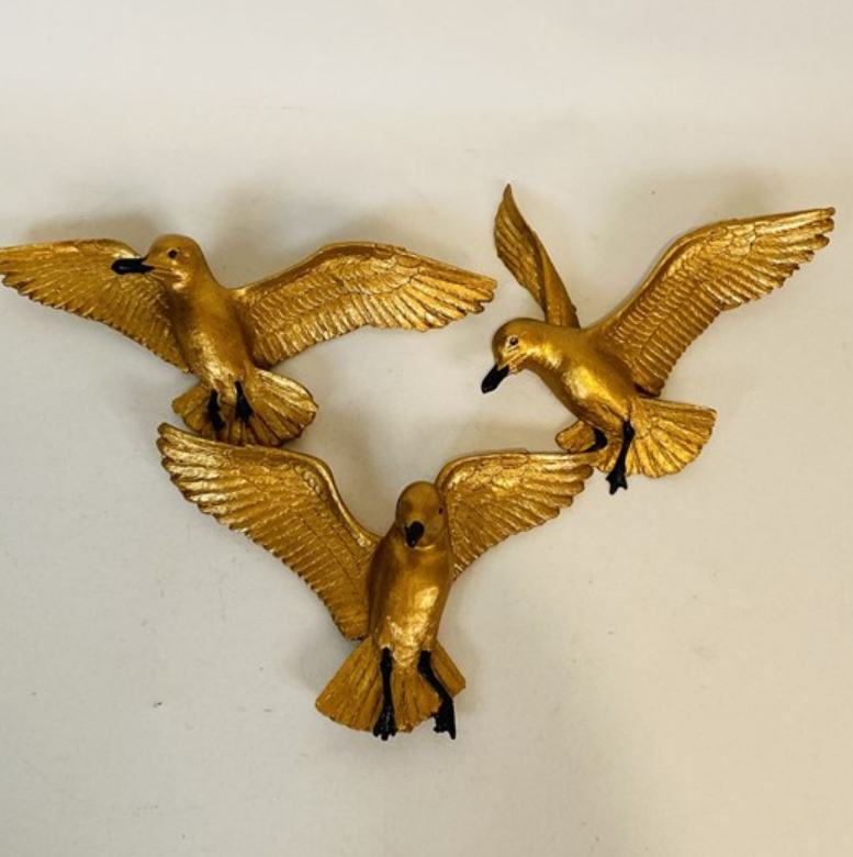 Flying Bird Wall Decor Set, Wall Mounted Bird Sculpture Trio, Set of 3 Bird Wall Hangings, Polyester Bird Wall Art Set, Bird Trio Wall Decor