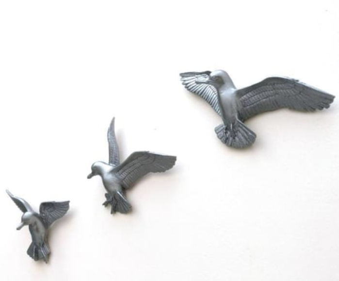 Flying Bird Wall Decor Set, Wall Mounted Bird Sculpture Trio, Set of 3 Bird Wall Hangings, Polyester Bird Wall Art Set, Bird Trio Wall Decor