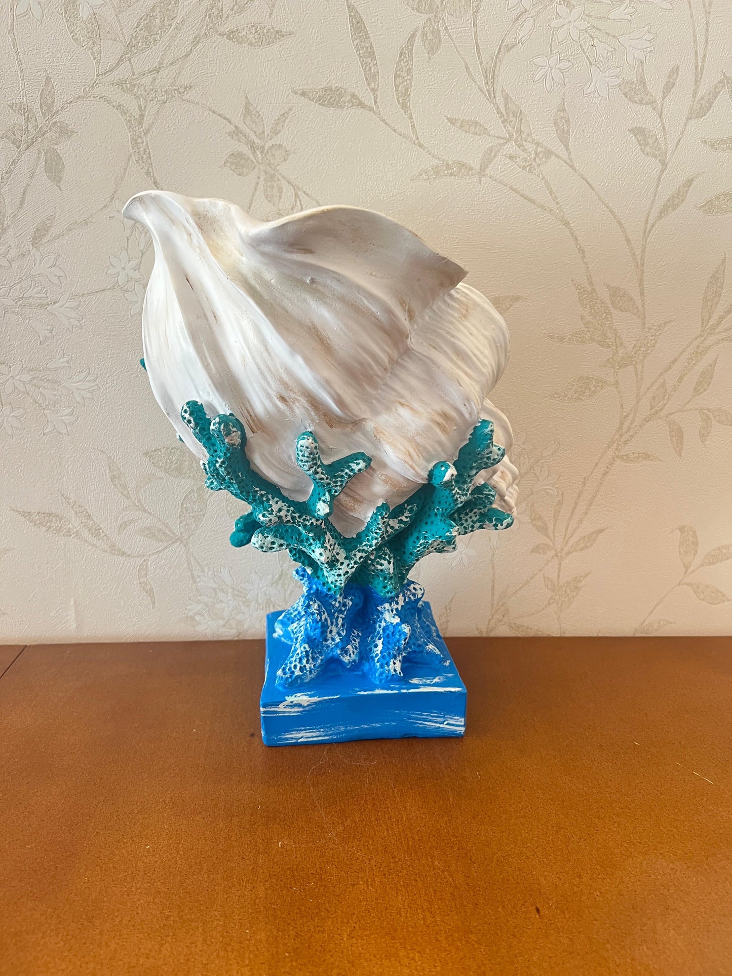 Seashell Vase with Coral Base, Seashell Flower Vase, Seashell Vase, Modern Coastal Shell Vase, Ocean Home Decor, Nautical Decor, Ocean Vase