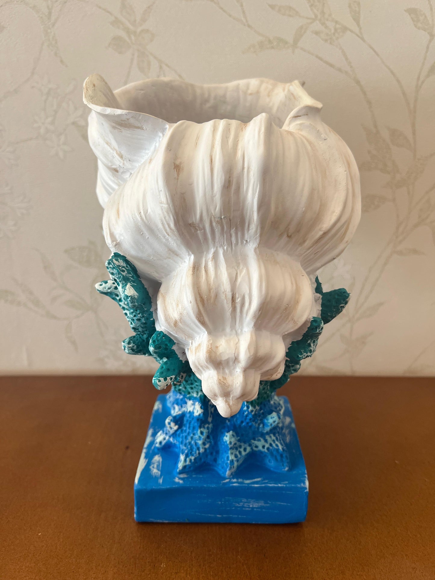 Seashell Vase with Coral Base, Seashell Flower Vase, Seashell Vase, Modern Coastal Shell Vase, Ocean Home Decor, Nautical Decor, Ocean Vase