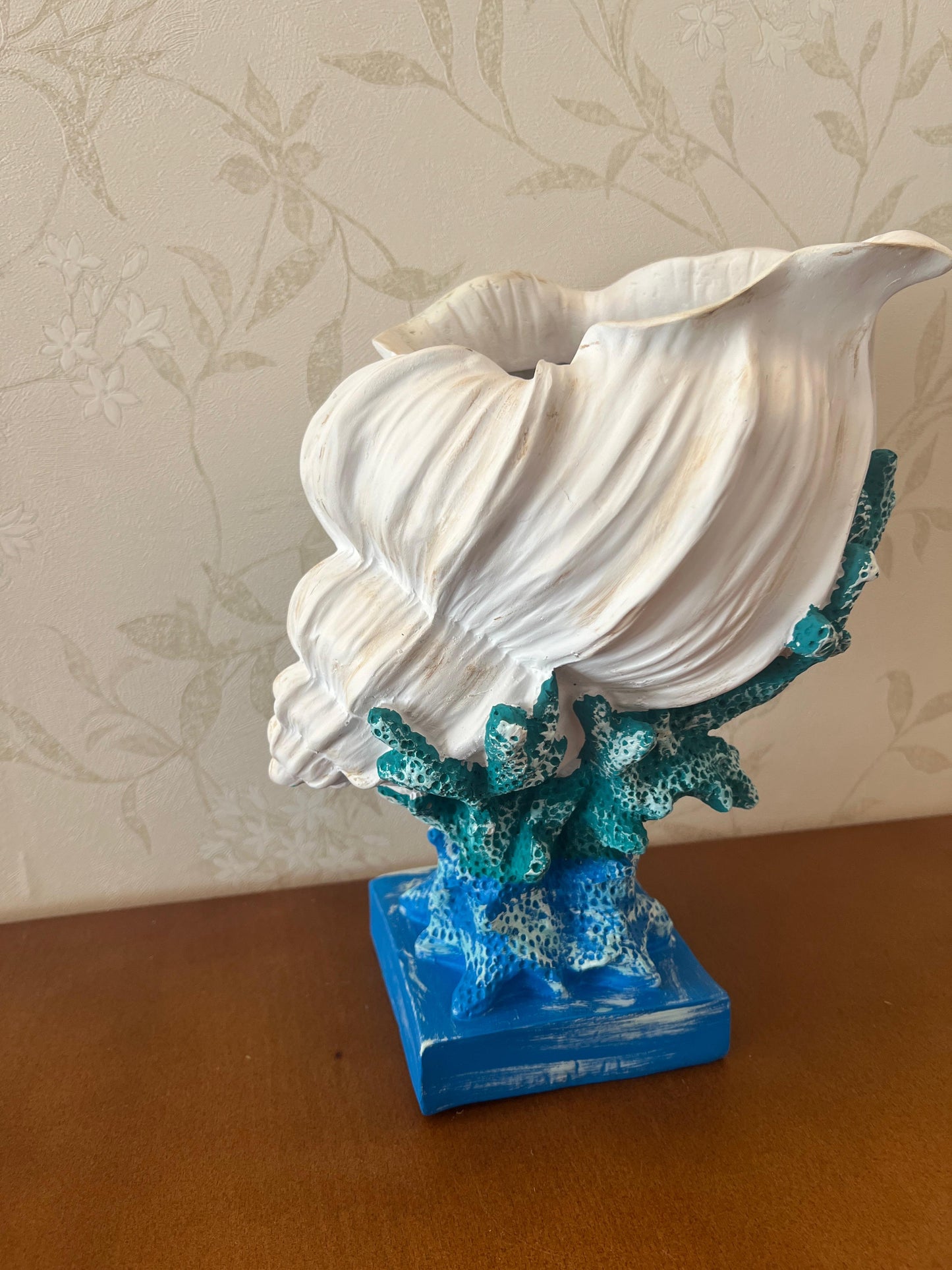 Seashell Vase with Coral Base, Seashell Flower Vase, Seashell Vase, Modern Coastal Shell Vase, Ocean Home Decor, Nautical Decor, Ocean Vase