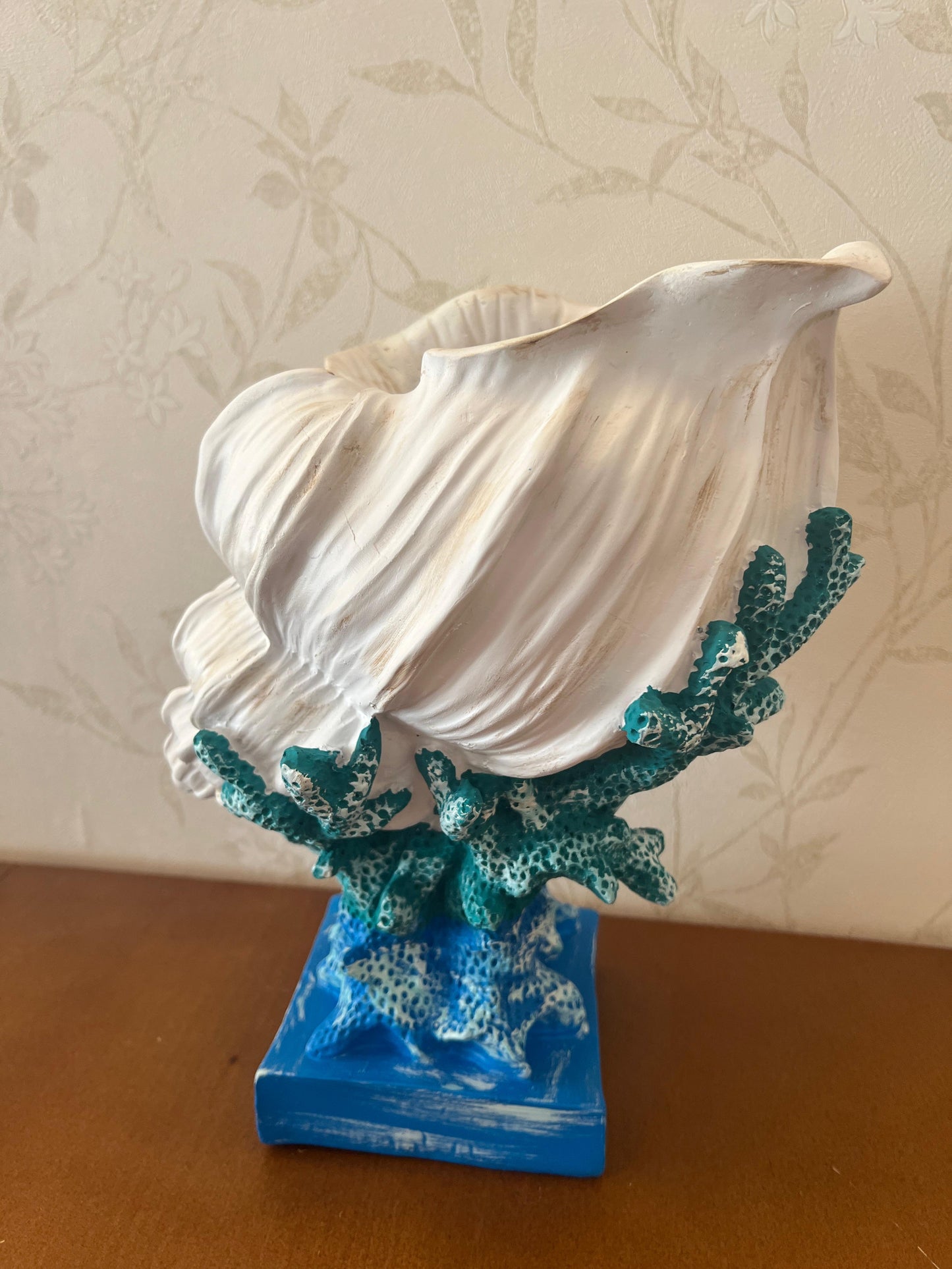 Seashell Vase with Coral Base, Seashell Flower Vase, Seashell Vase, Modern Coastal Shell Vase, Ocean Home Decor, Nautical Decor, Ocean Vase