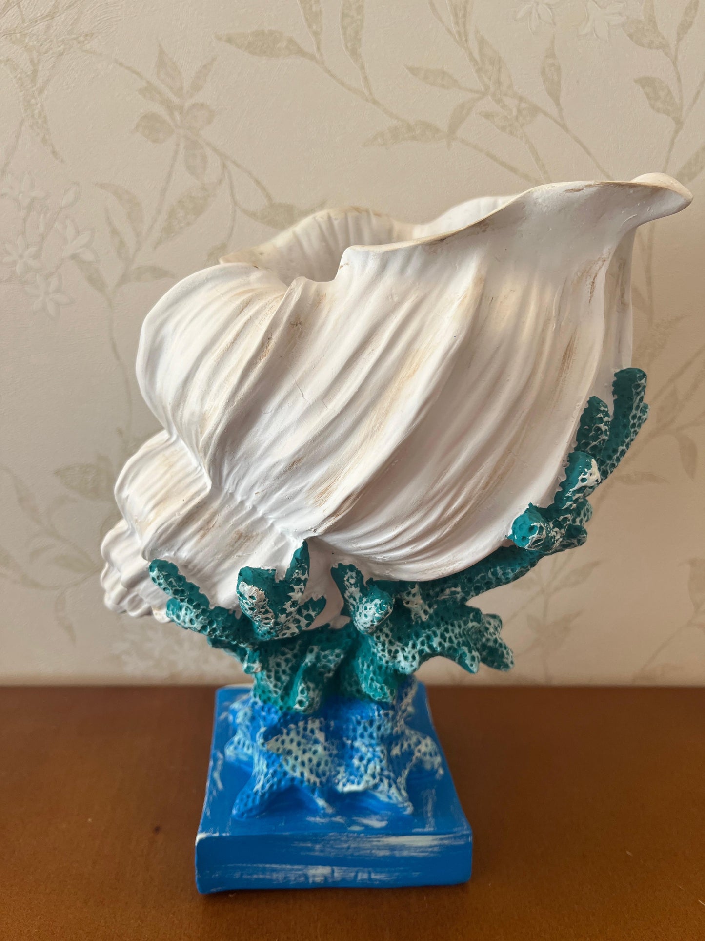 Seashell Vase with Coral Base, Seashell Flower Vase, Seashell Vase, Modern Coastal Shell Vase, Ocean Home Decor, Nautical Decor, Ocean Vase