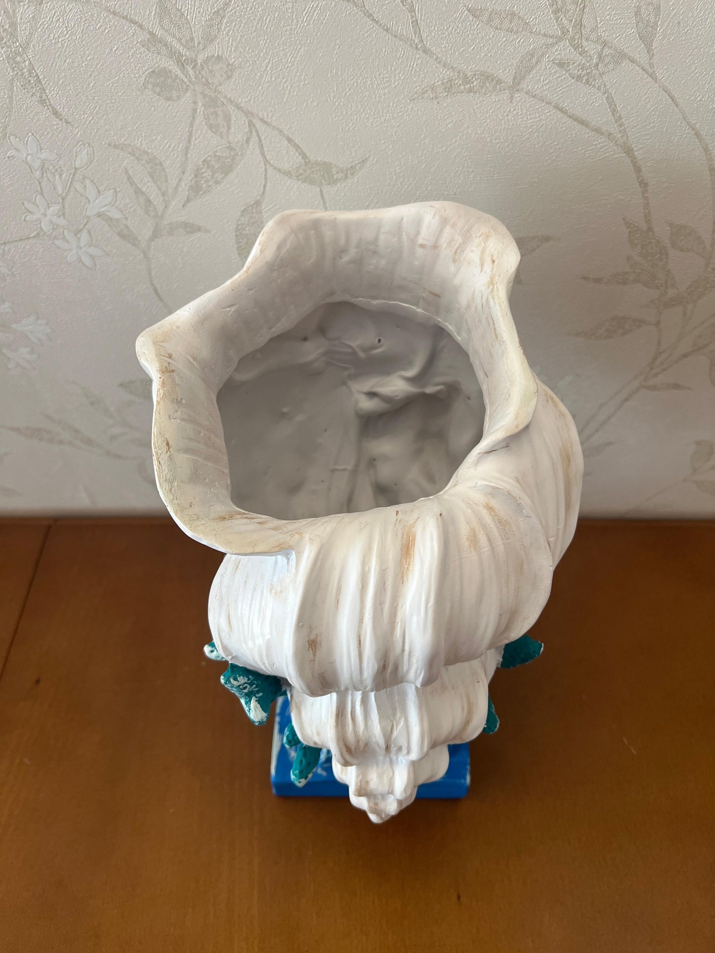 Seashell Vase with Coral Base, Seashell Flower Vase, Seashell Vase, Modern Coastal Shell Vase, Ocean Home Decor, Nautical Decor, Ocean Vase