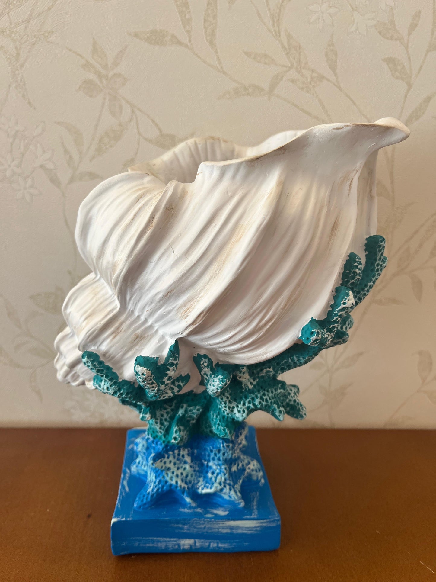 Seashell Vase with Coral Base, Seashell Flower Vase, Seashell Vase, Modern Coastal Shell Vase, Ocean Home Decor, Nautical Decor, Ocean Vase