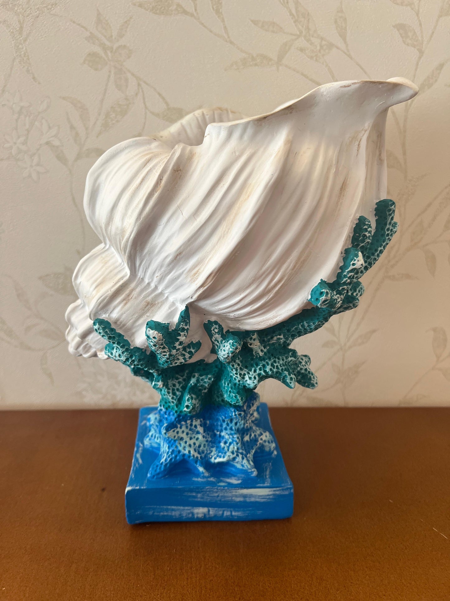 Seashell Vase with Coral Base, Seashell Flower Vase, Seashell Vase, Modern Coastal Shell Vase, Ocean Home Decor, Nautical Decor, Ocean Vase