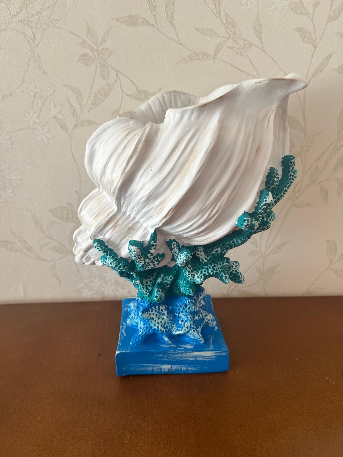 Seashell Vase with Coral Base, Seashell Flower Vase, Seashell Vase, Modern Coastal Shell Vase, Ocean Home Decor, Nautical Decor, Ocean Vase